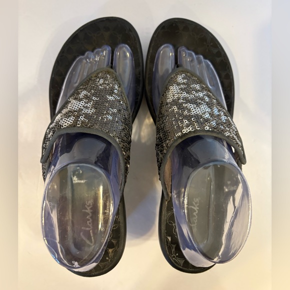 Clarks pewter silver gray wedge he’ll flip flop sandals size 9M - Picture 8 of 10